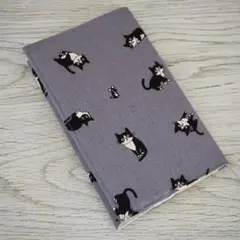 【新書】ゴムバンド栞付ブックカバー★ハチワレ 黒猫ちゃん★グレー
