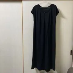 anyFAM 黒のボタン付きロングワンピース