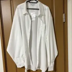 白シャツ