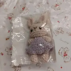 あみぐるみウサギ ベージュ 紫 こまり作