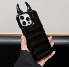 デビル　小悪魔　iPhone16PROケース 黒　韓国っぽ　かわいい　モコモコ