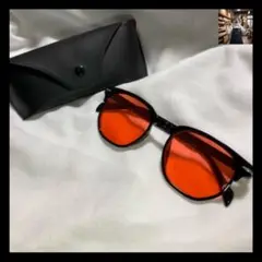 メンズサングラス　red×black　ウェリントン　ケース付　UV400