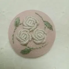 刺繍ブローチ　ハンドメイド　プレゼント バラ　白　サークル
