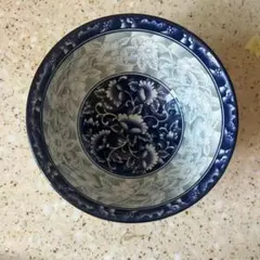青と白の花柄ボウル