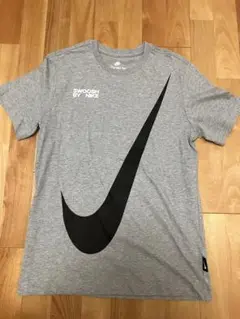 ナイキ　SWOOSH BY NIKE Tシャツ 新品未使用