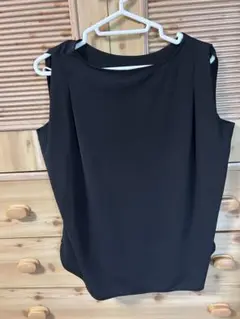 黒のノースリーブトップス　UNIQLO　Mサイズ