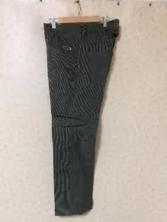 98954　オークリー　ゴルフパンツ　グレー　３３
