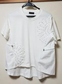 【新品・未使用】フラワー刺繍&パール ホワイト 半袖Tシャツ