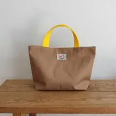 ハンドメイド☆裏地付きトートバッグ・帆布 モカブラウン　サーフガール