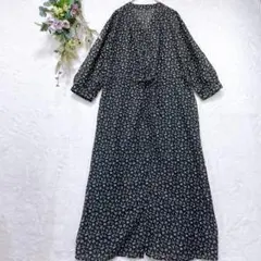 【ジーユー】黒/花柄/ロングワンピース/７分袖/Vネック/透け感/S/a1022