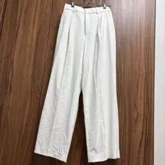 ユニクロ タックワイドパンツ ホワイト