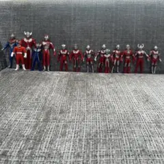 【送料込み】ウルトラマンフィギュア 13体＋1体セット