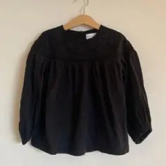 ZARAキッズ　黒い刺繍入り長袖ブラウス