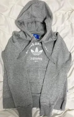 adidas グレーパーカー