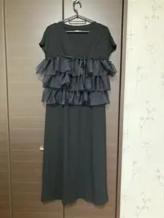 フリル付きブラックロングワンピースＬ