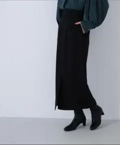ナチュラルビューティーべーシック　ナロースカート　黒