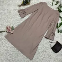 美品 ストロベリーフィールズ くすみピンク ひざ丈 ワンピース ウール 下地あり