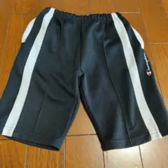 Champion ハーフパンツ★140★ 黒、グレーライン★ポケット付★匿名配送