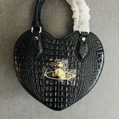 Vivienne Westwood バッグ レディースの可愛いハートブラック色