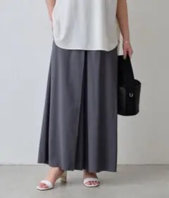 未使用近　ビアズリー　ウエストリブフロントタックパンツ　2号　定価23,100
