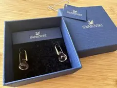 スワロフスキー Swarovski ピアス