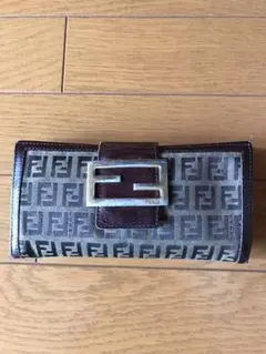 フェンディ 長財布