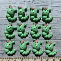 デコパーツ　青虫　イモムシ　12個
