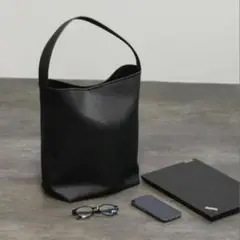 GUSCIO ワンハンドルショルダーバッグ