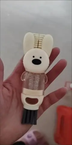 うさぎの耳付き子供用歯ブラシ