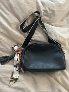 quair クアー　ハーフムーン　ショルダーバッグ