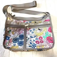 【ほぼ新品】LeSportsac フラワー デラックスエブリデイショルダーバッグ