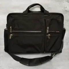 TUMI トゥミ メンズ ビジネスバッグ 黒 パソコン用クッション付き 大きめ