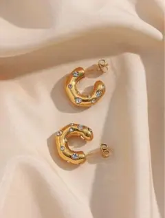 クリスタルストーンイエローゴールドフープピアス