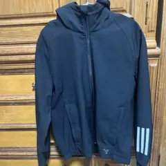 adidas Three Stripes ブラックウィンドブレーカー