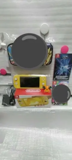 ⭐⭕任天堂スイッチライト⭕直ぐに遊べるセット⭐人気ソフト2本⭕ポケモンポ−チつき