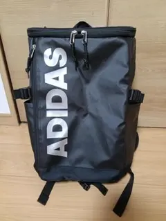 ADIDAS ブラック ボックスリュック