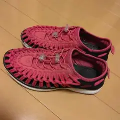 KEEN　ユニーク
