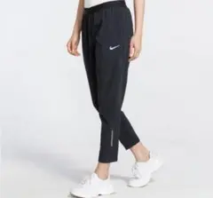 Nike 黒 ランニングパンツ リフレクター付き