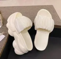 お得！　23.0cm 超厚底 サンダル 可愛い ホワイト　おしゃれ スポサン