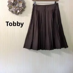 Tobby ブラウン プリーツスカート ひざ丈 フレア 軽やか 無地 M
