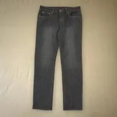 ストレートデニム　デニムパンツ　ブラック　アタリ