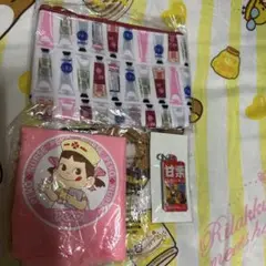 ロクシタンミニポーチ＆フジヤぺこちゃんミニポーチ＆甘栗むいちゃいましたキーホルダ