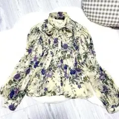 美品♡ ZARA 総柄　花柄　ボウタイ　シースルー　フリル　金ボタン　ブラウス