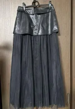 【新品タグ付12,000円】再値下げ。MURUA レザーチュールロングスカート