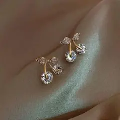 【商品18】チェリー スタッドピアス
