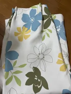 ニトリ　カーテン花柄