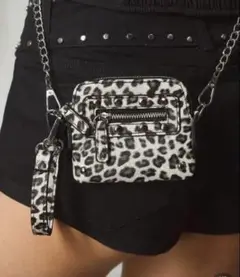 ホワイト　ヒョウ柄　ミニ財布　ショルダー財布