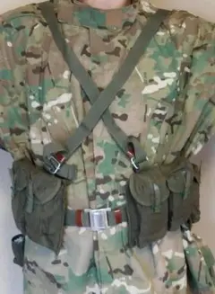 中国軍　63式小銃　マガジン携帯装具「実物」未使用品