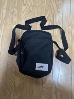 NIKE ショルダーバッグ　ブラック