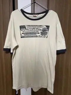 Levi's ベージュ Tシャツ プリント入り
